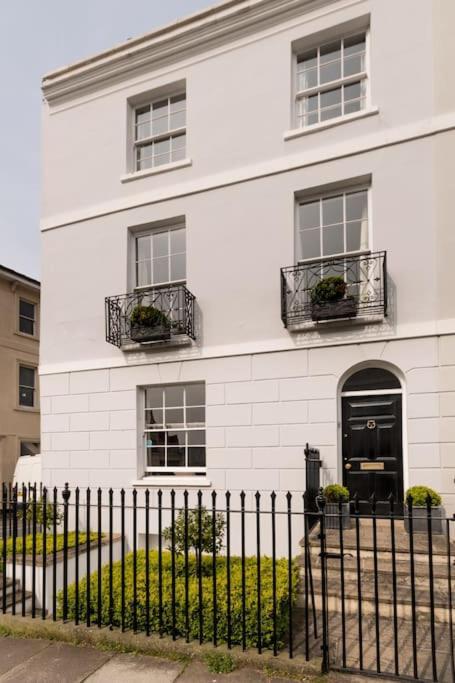 Four Bedroom Townhouse In Famous Suffolks Area Cheltenham Dış mekan fotoğraf