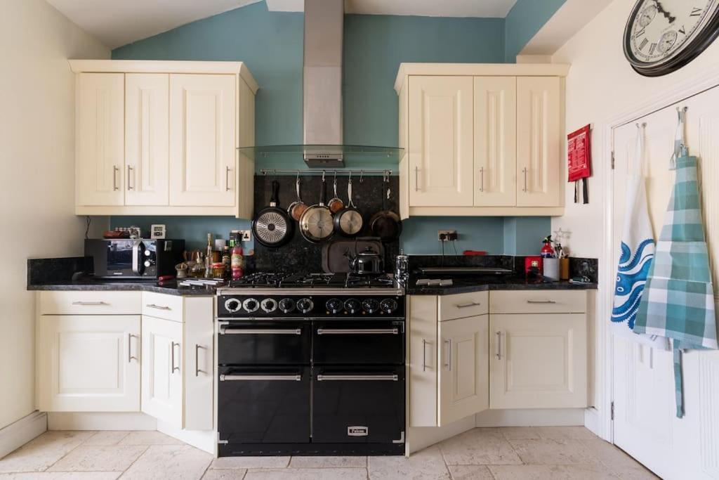 Four Bedroom Townhouse In Famous Suffolks Area Cheltenham Dış mekan fotoğraf